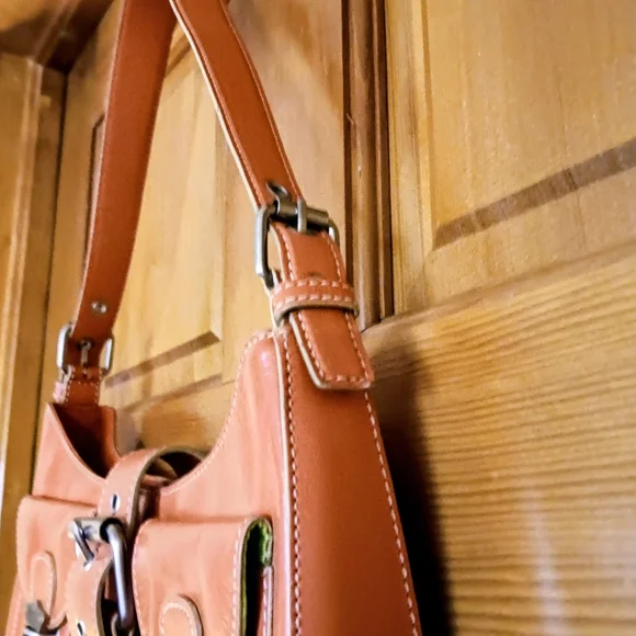 Hype Orange Leather Shoulder Bag - Picture 5 of 9